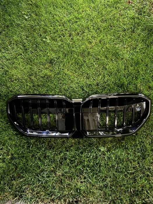 Продается оригинальная решётка BMW G60 / i5