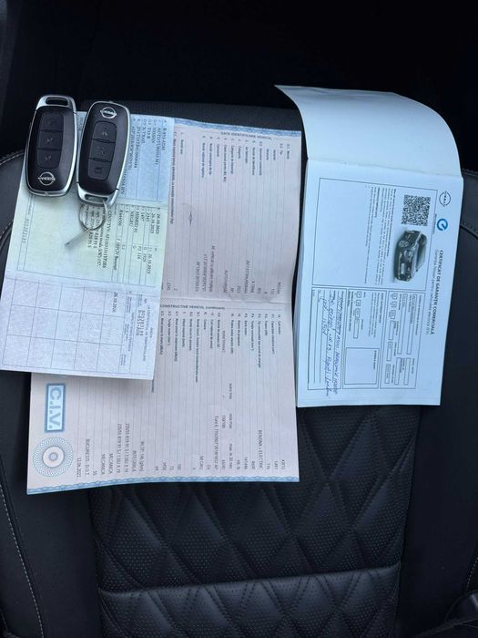 Nissan X-trail 1.5 hibrid Tekna - usor avariat