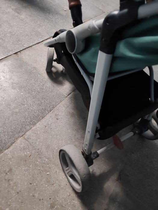 Продам коляски на ходу