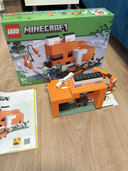 Lego Minecraft Fox's Lodge 21178