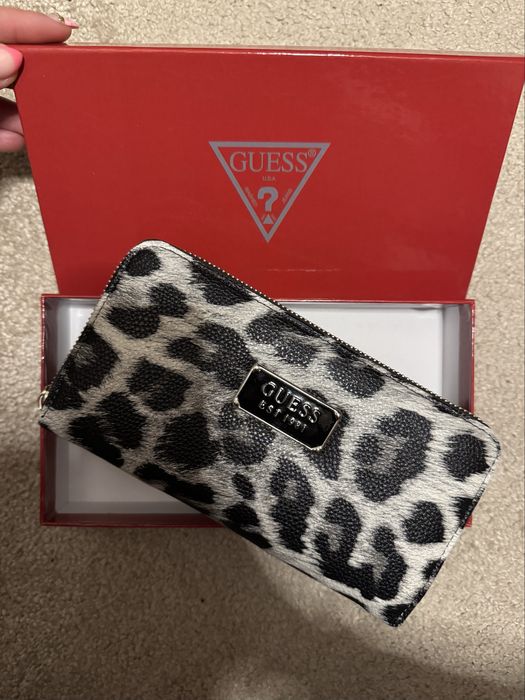 Портфейл Guess 20€