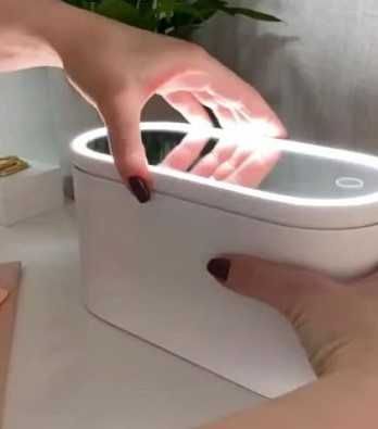 Светещо огледало тип органайзер за схранение на гримове и козметика