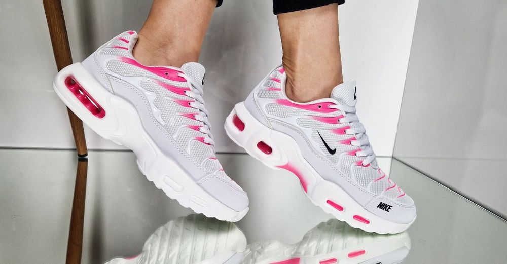 Дамски маратонки Nike TN