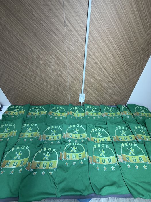 Футболка с логотипом