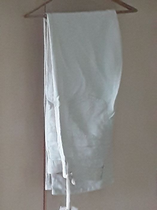 Новые джинсы с этикеткой