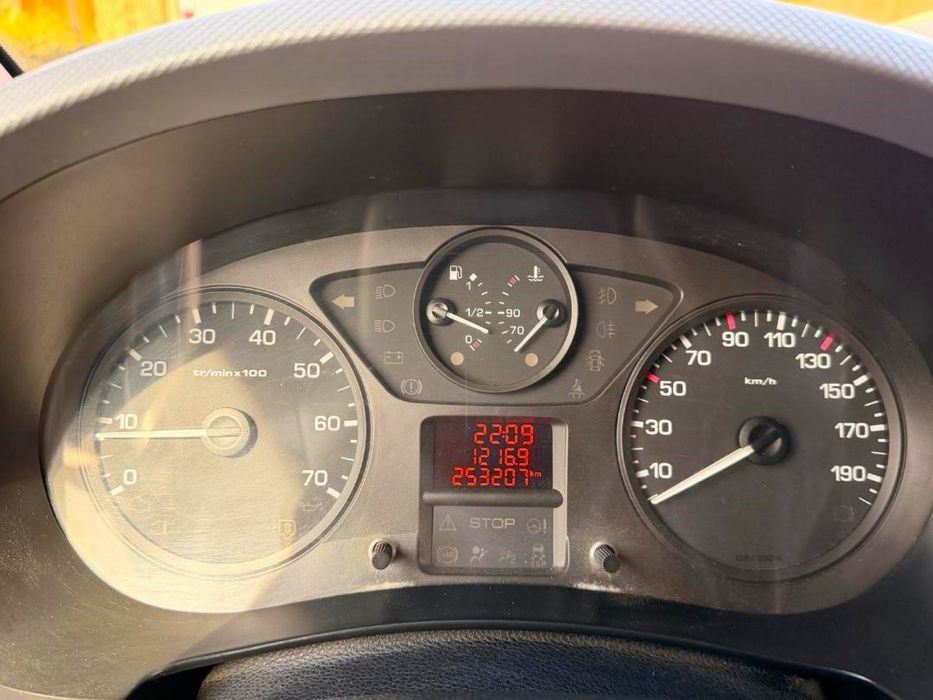 Peugeot Partner an 2011 un singur propietar fara evenimente