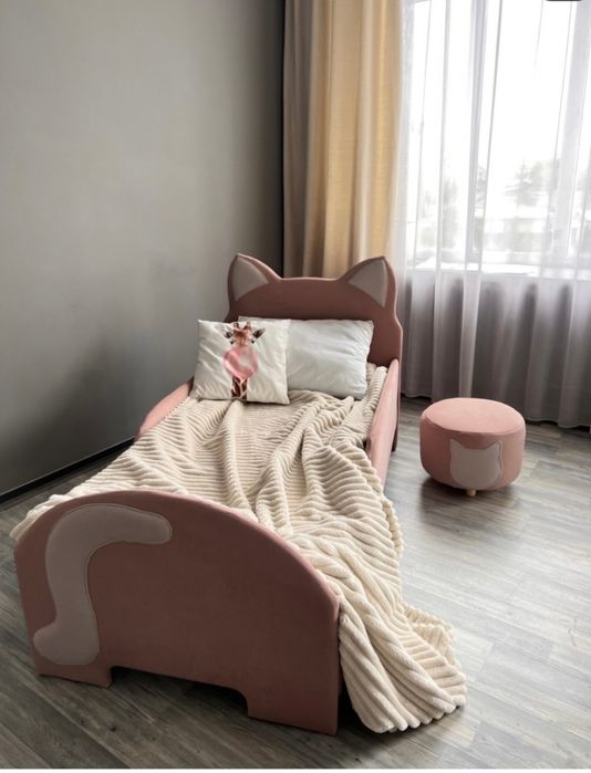 Детская кровать с пуфиком