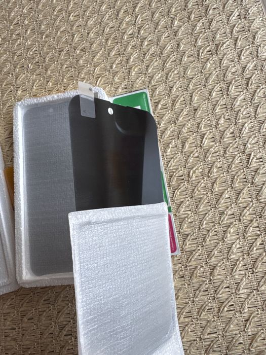 Sticla protectie privacy pentru iPhone 16 Pro max