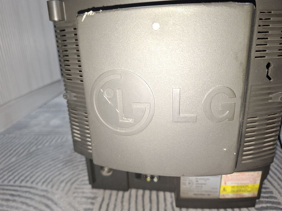 Продаётся телевизор LG