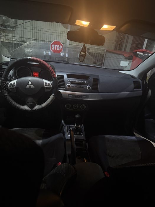 Mitsubishi lancer
