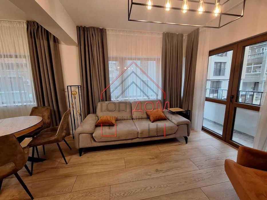 Дава се под наем Тристаен апартамент в Варна, Център - 80 кв.м за 1300 € - Снимка #1