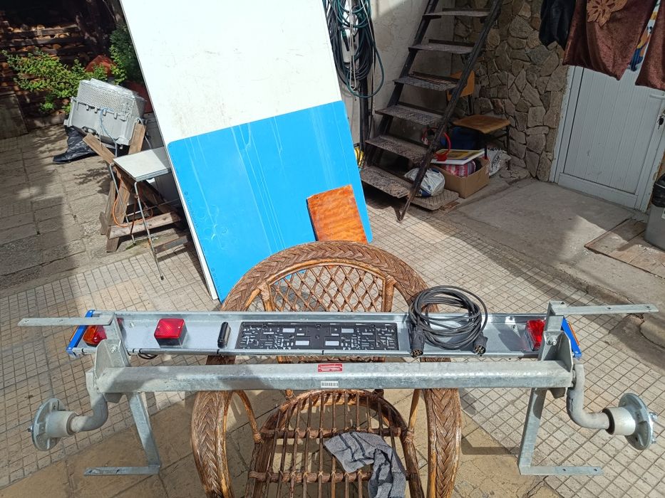 Торсионна ос за ремаркета KNOTT със кабел и таблата със светлини