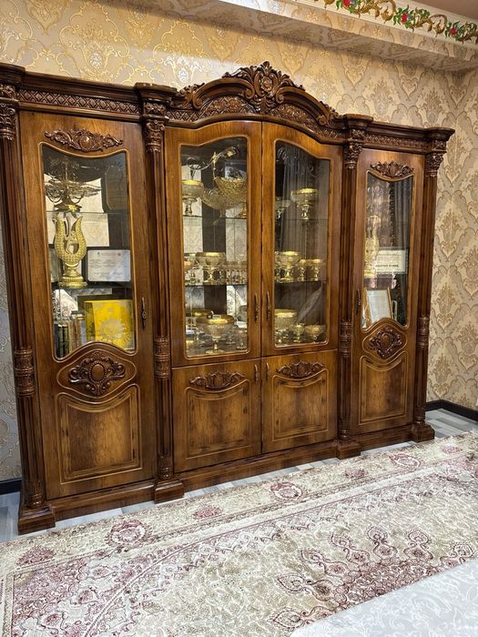 Mebel ideal yangi holatda turipti