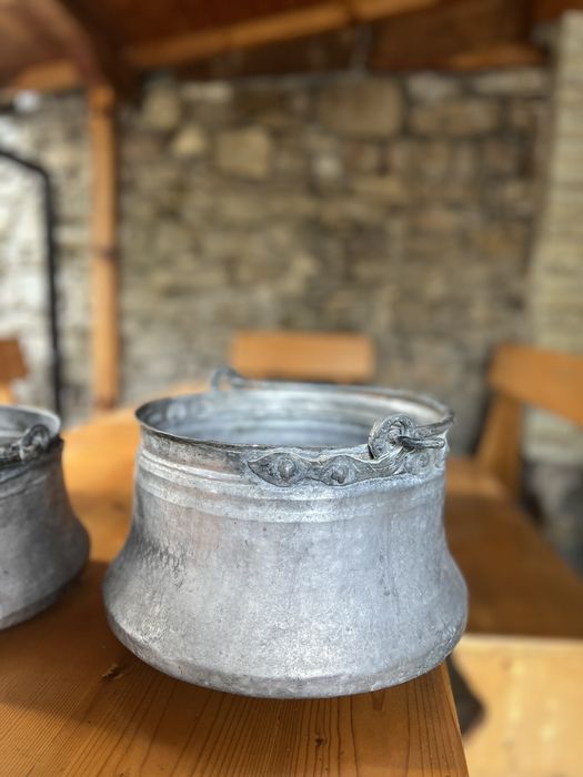 Менци медни стари