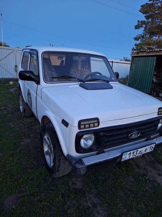 Продам автомобиль нива 21214