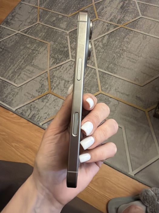 Iphone 16 pro на запчасти