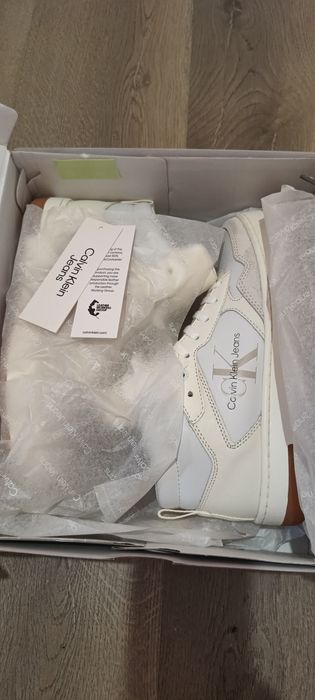 Calvin Klein оригинални дамски бели кецове, 36 н.