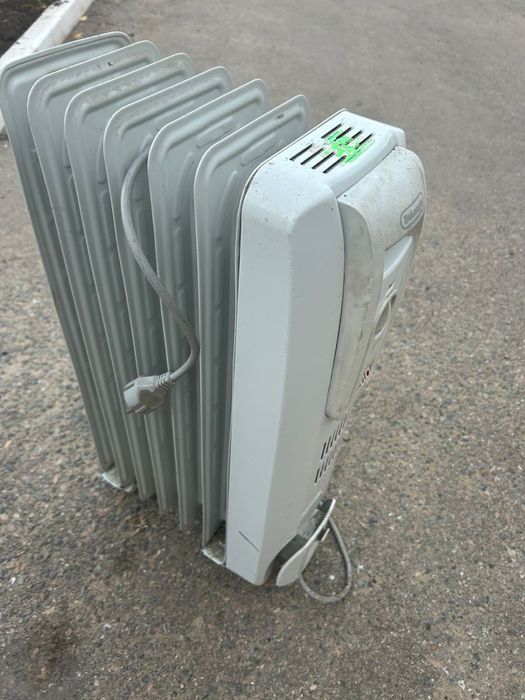 Продам обогреватель, радиатор масляный Delonghi!