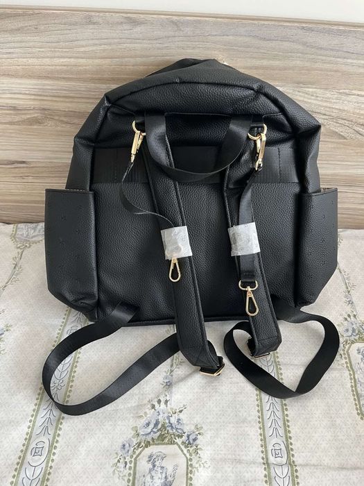 Чанта за количка от черна кожа. Перфектен за подарък за майки.