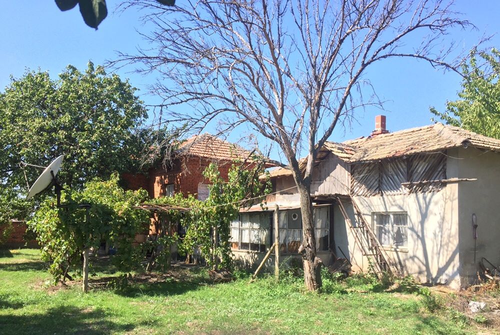 Продава се Къща в с. Равно, Област Разград - 800 кв.м за 23 €/кв.м - Снимка #3