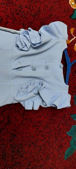 Нежно голубое платье