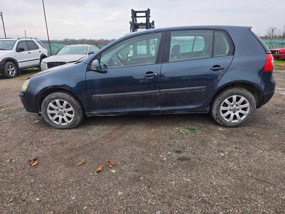 **САМО НА ЧАСТИ***  VW Golf Mk5 1.9TDI, 5 скорости