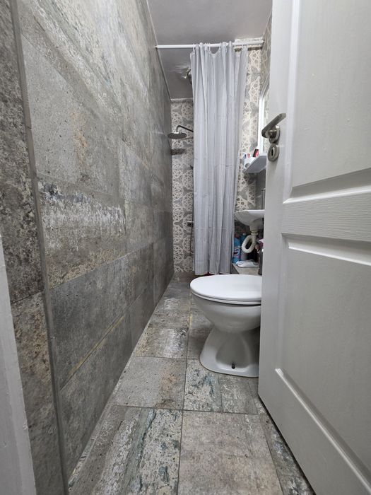 Proprietar vand 2 camere str Suceava etaj 1 vedere stradala