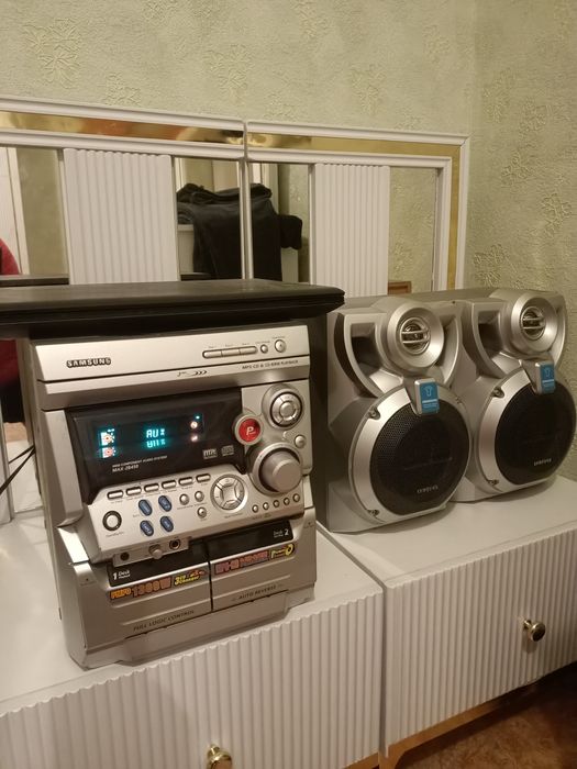 Музыкальный центр