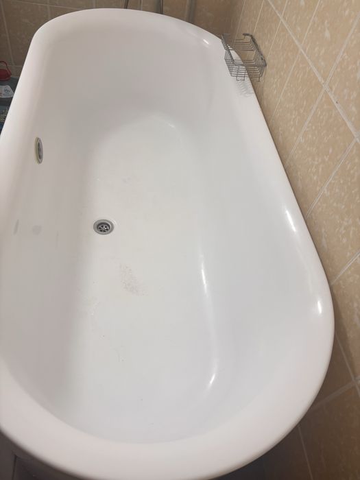 Акриловая ванна б/у, 167×76 см, в хорошем состоянии