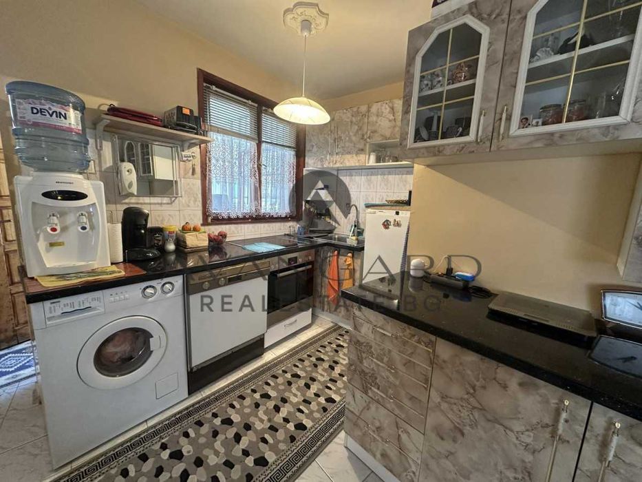 Продава се Къща в Пловдив, Център - 64 кв.м за 1208 €/кв.м - Снимка #2