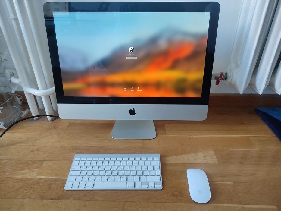 Apple iMac 21.5 SSD + magic mouse + magic keyboard