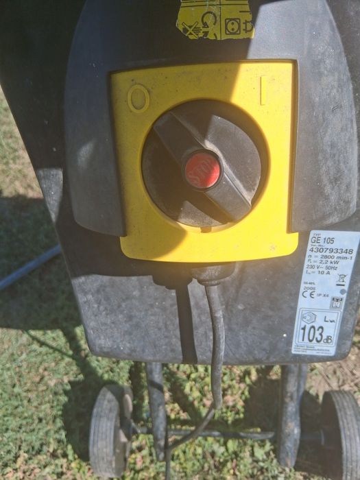 Tocător de crengi și resturi vegetale.