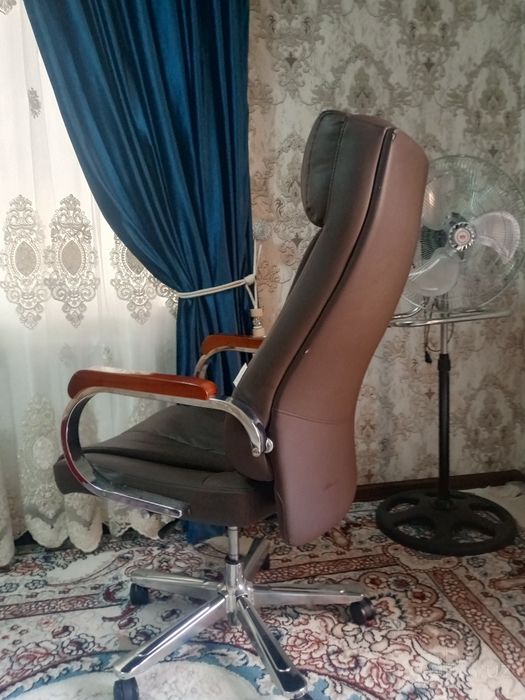 Продаётся офисное кресло