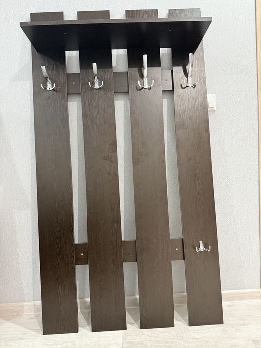 Настенные вешалки