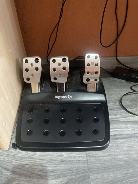 Продавам волан logitech g29 +shifter