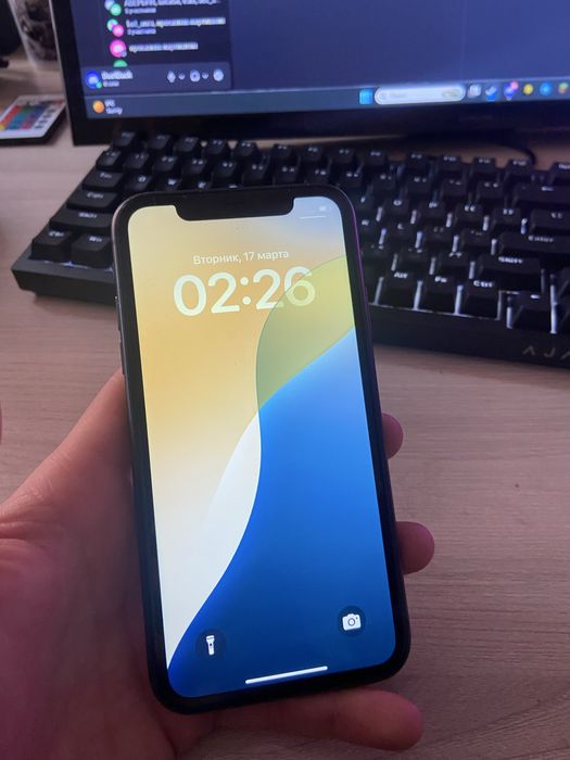 Срочно продаю айфон 11