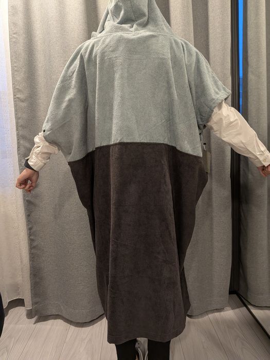 Prosop Poncho cu Gluga Vulken din Microfibra