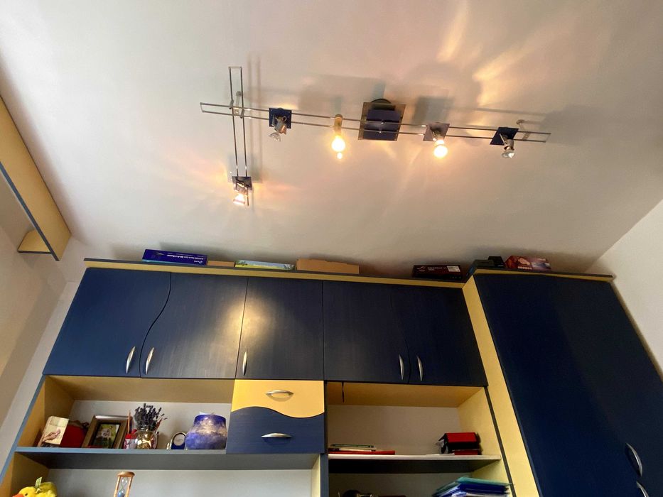 Mobila tineret PAL albastru cu galben + Raft de colt + Plafoniera