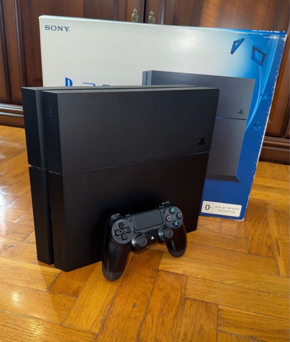 Продам Sony PlayStation 4