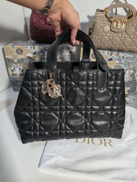 Налична чанта Dior Toujours Tote