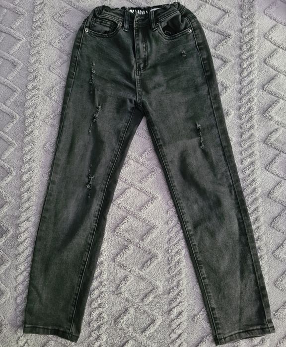 Джинсы на мальчика в идеальном состоянии