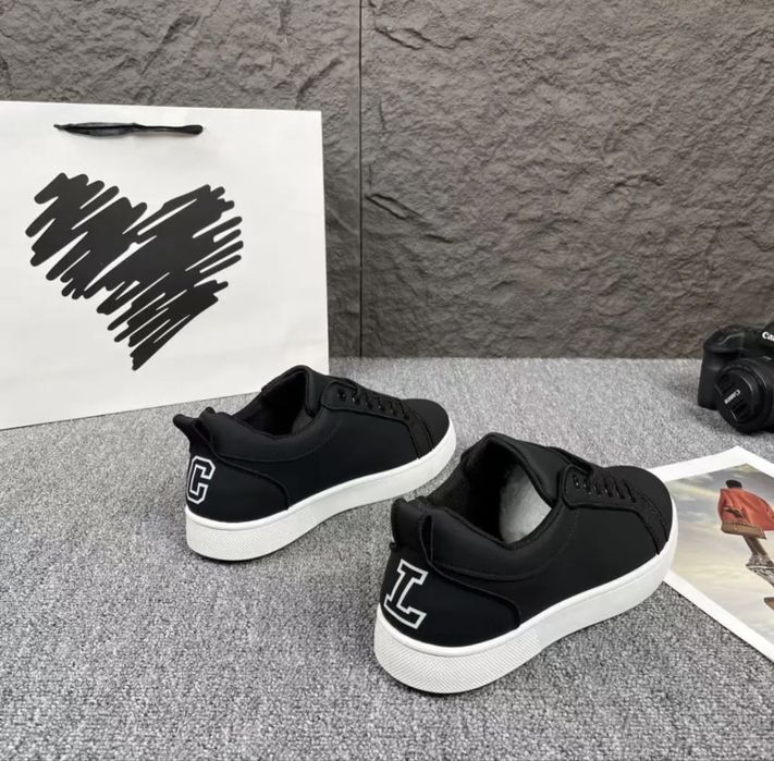 Lou Boutin krasovka sotiladi