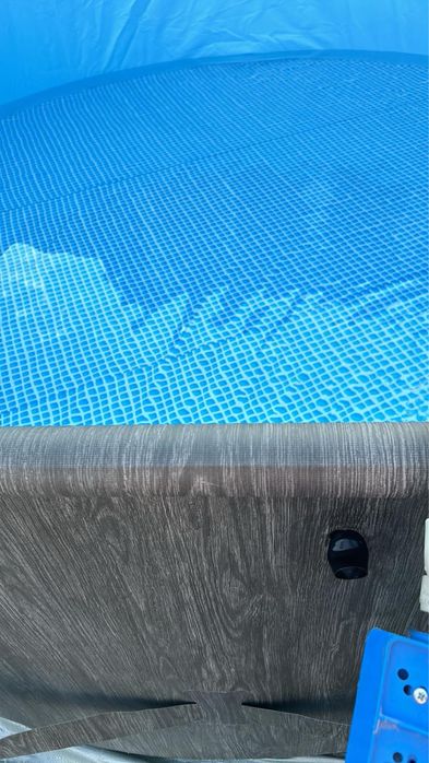 Басейн с метална к-я Intex Greywood с размери 457х122 см + робот