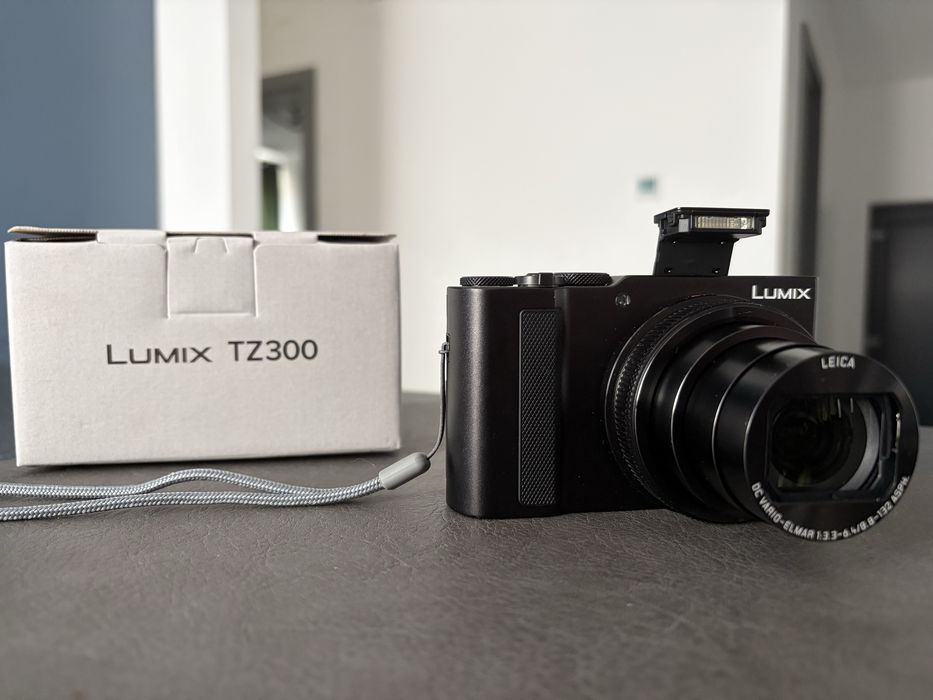 Aparat foto Panasonic Lumix TZ300 | CA NOU | Garantie Sept. 2028 + Bonus Geanta si Trepied