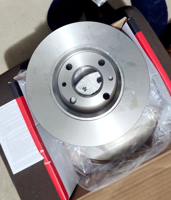 Нови  предни спирачни дискове АBE fiat Punto  93-95 г  20 евро двата
