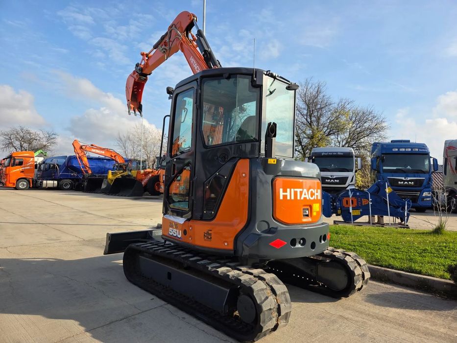 Hitachi ZX55, 2023, 879h, 5,5 tone, CUPLA RAPIDA+3 CUPE NOI, senile cauciuc 90% bune, Inst picon pe brate, A dous inst hidr pe brate, Aer conditionat, Ad sapare 5m, STARE CA NOU, posibilitate leasing-PROMOTIE 46.900 EUR+tva