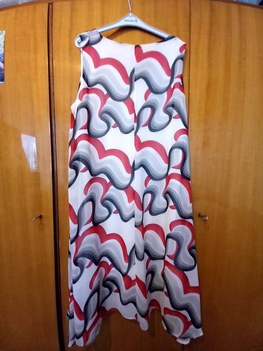 Рокля въскоза свободна кройка