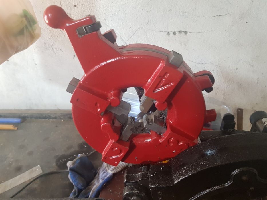 Зажим для резцов резьбонарезного станка