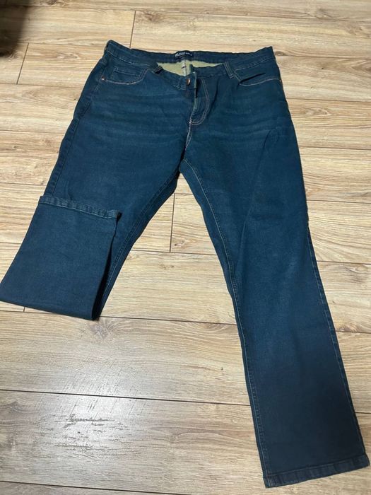 Мужские джинсы продаются в отличном состоянии