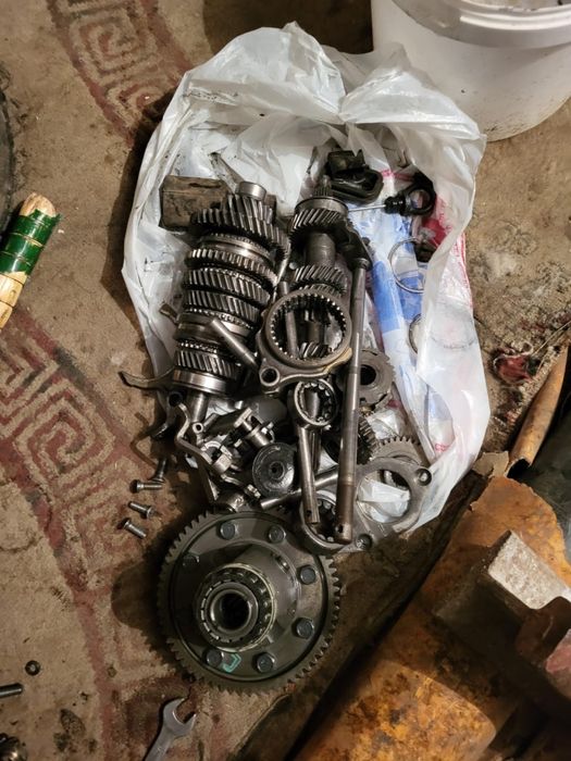 продам внутрености коробки  ваз